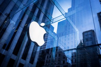 Apple стала первой компанией с капитализацией свыше 3 трлн долларов