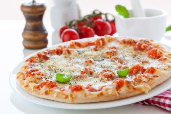 Роскачество выявило фальсификат сыра в известных марках пиццы «Маргарита»