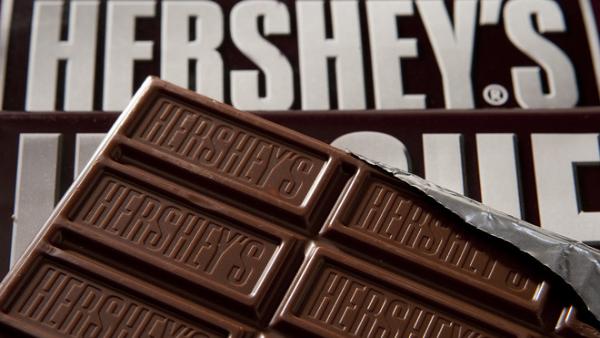 Hershey временно сменила 120-летний логотип Hershey временно сменила 120-летний логотип