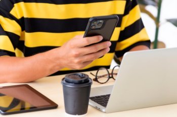 «Билайн» открыл доступ к Spotify и Netflix через «белый VPN» «Билайн» открыл доступ к Spotify и Netflix через «белый VPN»
