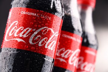 Компания в Колумбии требует запретить в стране бренд Coca-Cola