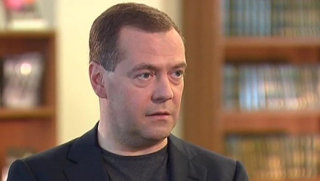 Медведев не исключил введения госрегулирования цен на лекарства