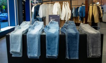 Квартальная чистая прибыль Levi's демонстрирует рекордный рост