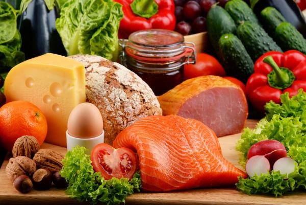 В декабре цены на продукты в несетевой рознице выросли на 10% за год В декабре цены на продукты в несетевой рознице выросли на 10% за год