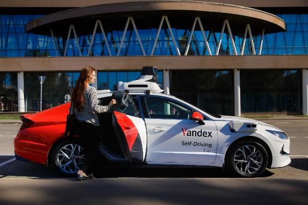 Яндекс объявил о начале тестирования беспилотного такси в Москве
