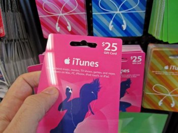 Российские магазины электроники начали продавать подарочные карты iTunes