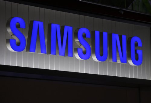 Samsung может разделиться на две компании