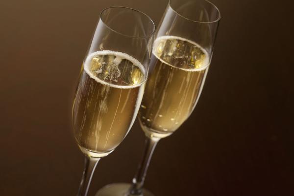 Продажи шампанского в январе-августе в РФ выросли почти на 9%