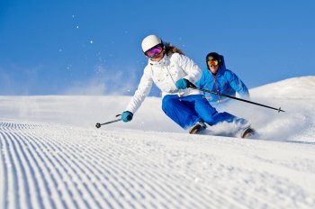 Исследование: россияне стали чаще кататься на лыжах и коньках