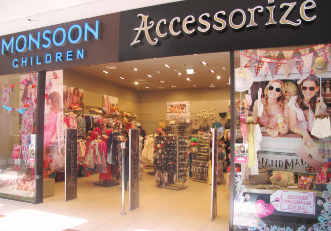 Monsoon Accessorize закроет 140 магазинов