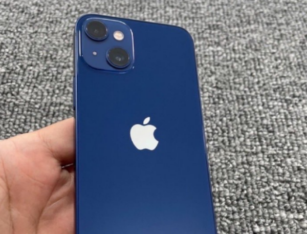 В сеть слили фотографии прототипа iPhone 13 mini В сеть слили фотографии прототипа iPhone 13 mini
