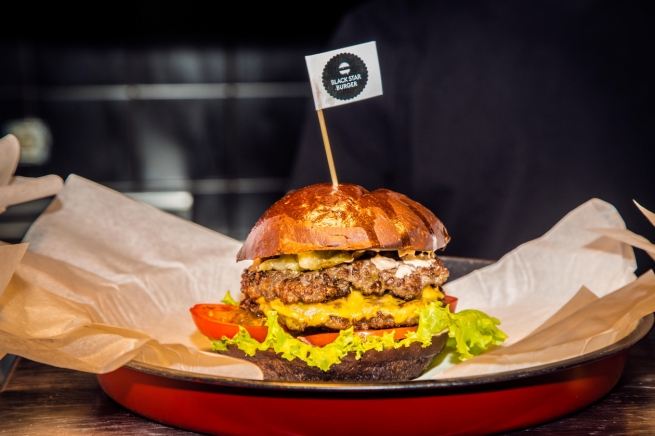 Black Star Burger открыли первый ресторан в Санкт-Петербурге