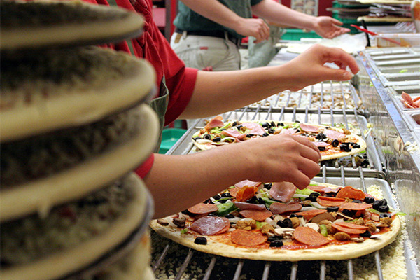 Сеть пиццерий «Папа Джонс» открыла 200-й ресторан в России