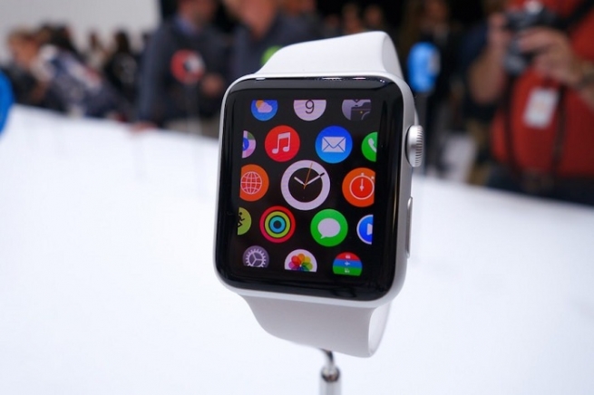 "Связной" объявил о начале предзаказа на Apple Watch 