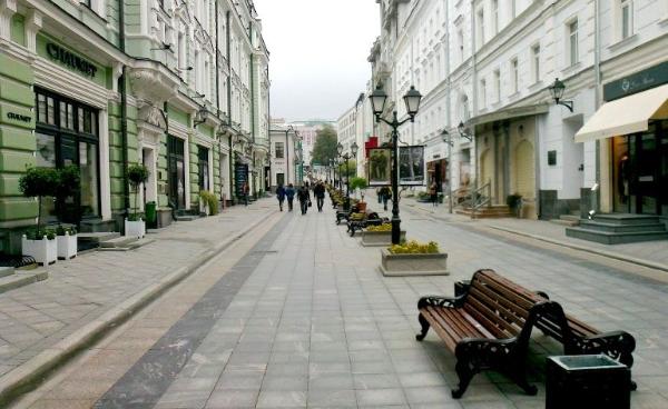 Количество открытий в центральном стрит-ритейле Москвы снизилось в 1,5 раза в первом квартале