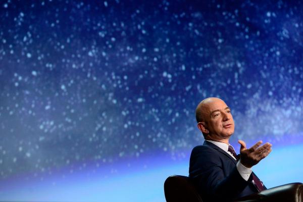 Билет на полёт в космос с основателем Amazon продали за 28 млн долларов США