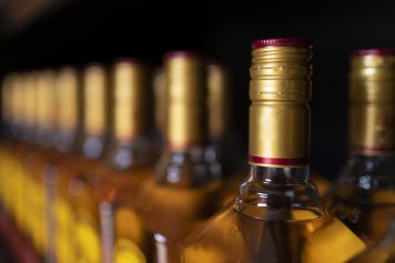 Сроки уплаты акцизов на крепкий алкоголь продлены до 28 декабря