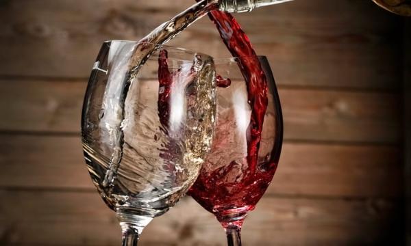 Минпромторг прокомментировал идею выделять российские вина в меню ресторанов