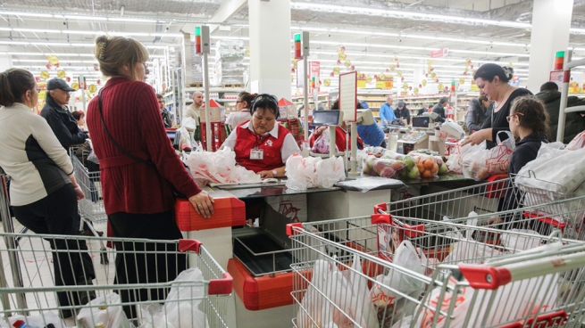 Москвичи променяли гипермаркеты на «магазины у дома»