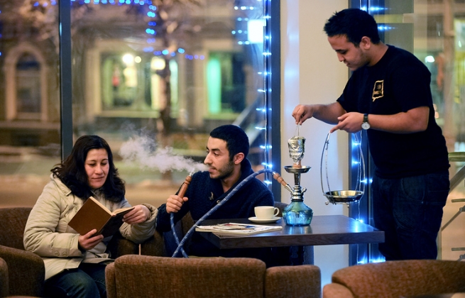 Минздрав предлагать запретить курить кальян в кафе