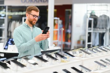 Аналитика МТС: продажи iPhone показали рост на 30% в преддверии выхода новой модели