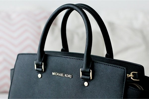 Акции Michael Kors упали в цене на 15%