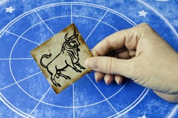 Астрологический прогноз: правила игры в мае диктует практичный Телец 
