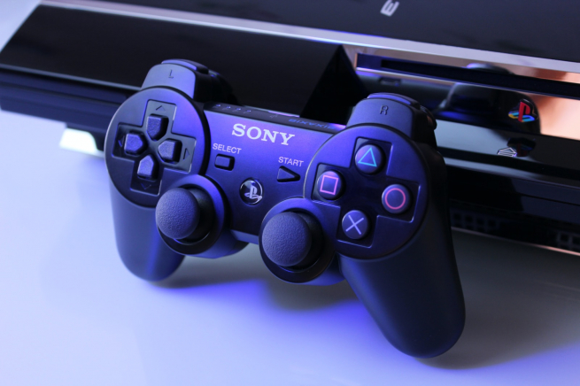 К Sony PlayStation подали иск на 280 млн рублей из-за остановки работы в России