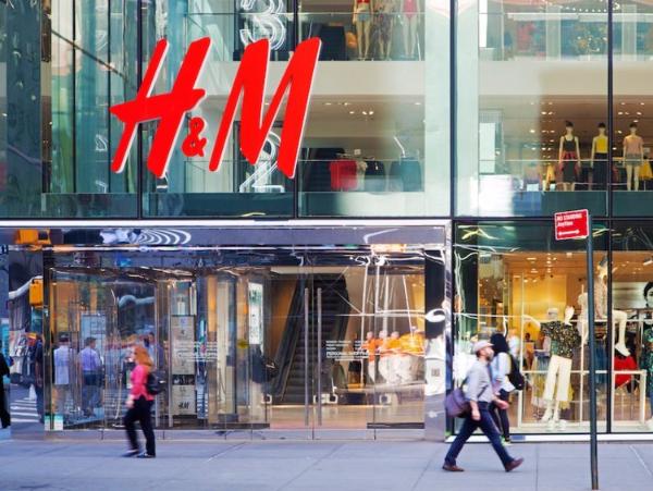 H&M разрешит лояльным покупателям оплатить товары позже