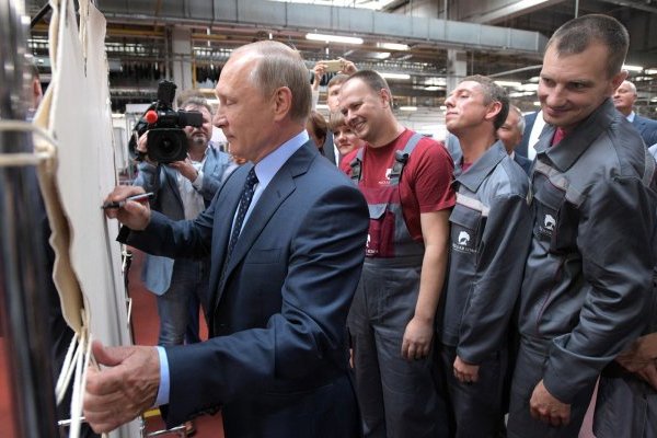 Путин остался недоволен темпами снижения доли контрафакта в легкой промышленности