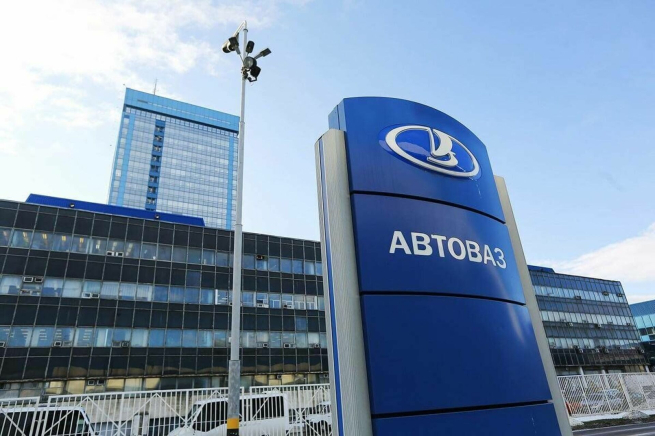 Продажи АВТОВАЗа в марте упали на треть Продажи АВТОВАЗа в марте упали на треть