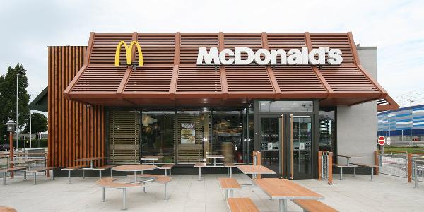 Макдоналдс в Америке обвинили в расовой дискриминации