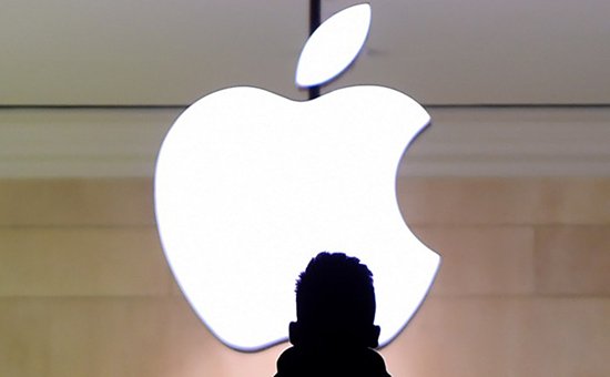 Apple пытается отменить решение суда о помощи ФБР во взломе iPhone