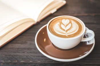 «Лента» начала продавать созданный нейросетью кофе