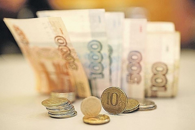 Реальные доходы населения РФ в мае упали на 9,3% к апрелю