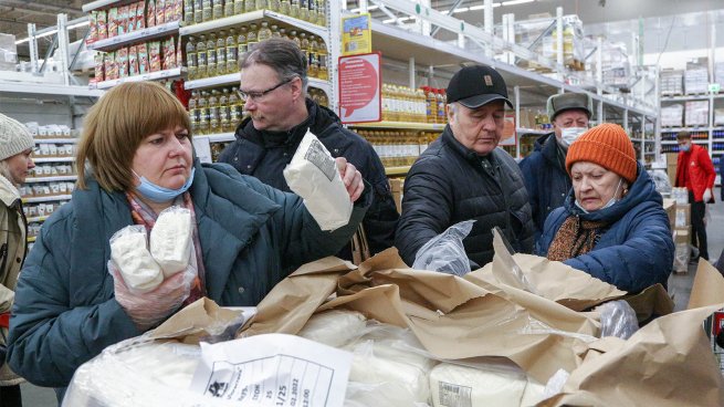 Россияне массово скупают сахар на фоне отсутствия признаков его дефицита