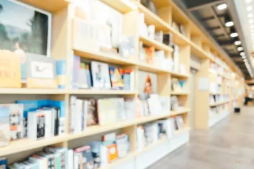 Глава ЭКСМО: книжным магазинам необходимо превращаться в «места досуга»