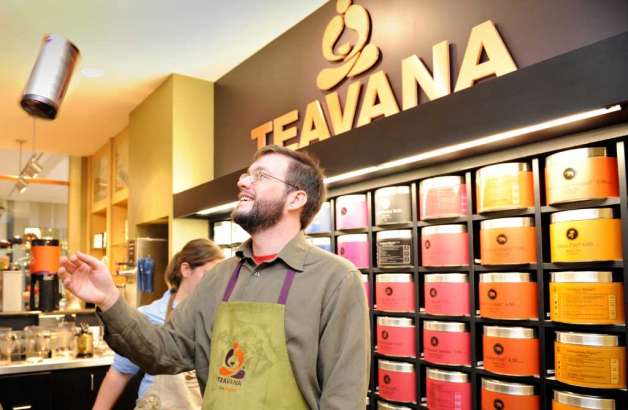 Компания Starbucks закрывает все чайные магазины Teavana