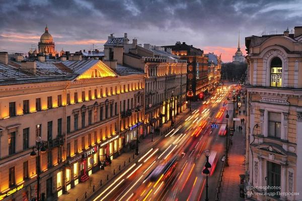 В кризисный 2020 год стрит-ритейл на Невском проспекте проявил чудеса гибкости и выжил В кризисный 2020 год стрит-ритейл на Невском проспекте проявил чудеса гибкости и выжил