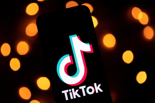 «Всё начинается в TikTok»: платформа запустила первую масштабную рекламную кампанию в России