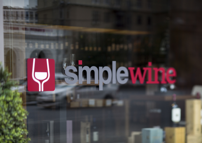 SimpleWine: что россияне хотят получить в подарок на гендерные праздники