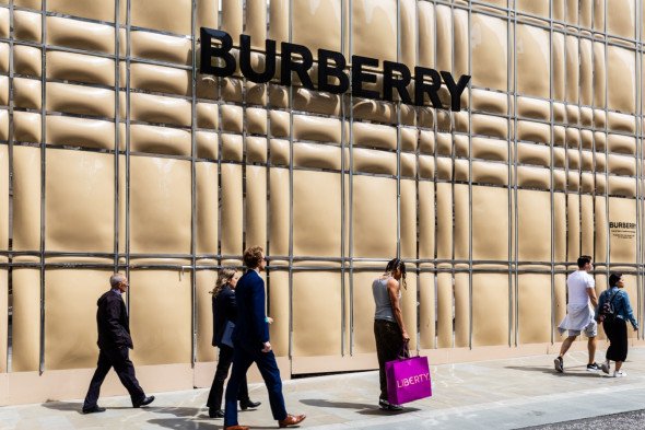Burberry ведет поиск преемника на пост главы компании