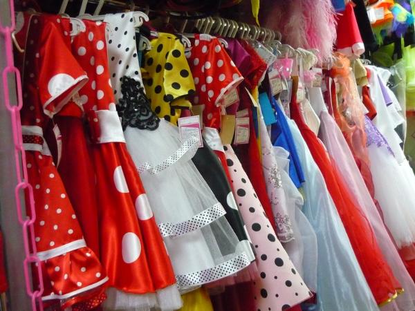 Прокаты распродают детские карнавальные костюмы из-за отсутствия спроса