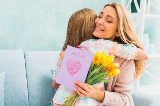 Мегамаркет: что россиянки хотят получить в подарок ко Дню матери?