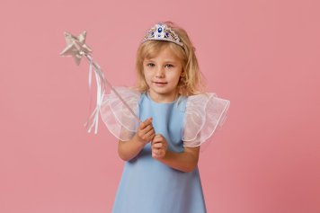 «Детский мир»: россияне покупают детям «функциональные» карнавальные костюмы