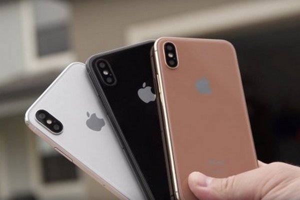 Стали известны цены на чехлы для iPhone X