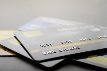 НСПК назвала причину ожидаемых ограничений на использование карт Visa и Mastercard
