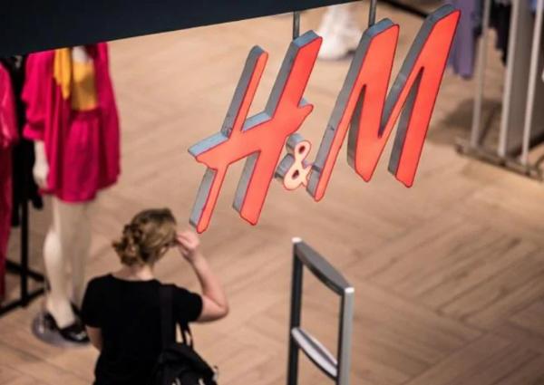 В H&M опровергли сообщение об открытии российских магазинов для распродаж 1 августа