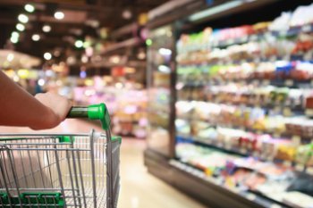На Дальнем Востоке в июне вырос спрос в продуктовом сегменте