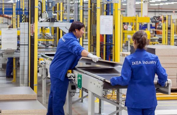 Cотрудники заводов «ИКЕА» в России подписали петицию с требованием выплат
